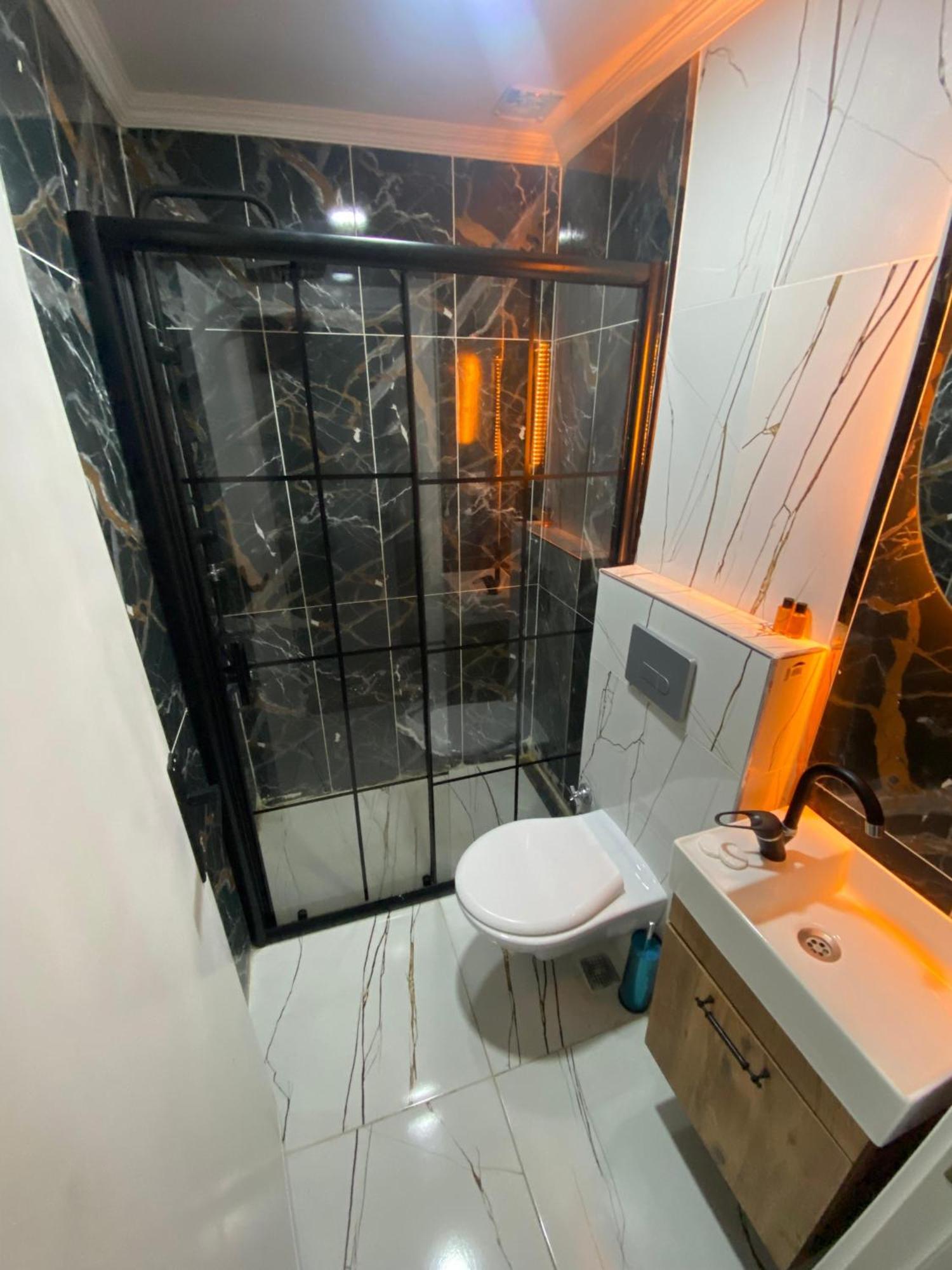 Kadikoey Viva Hotel & Suites Isztambul Kültér fotó